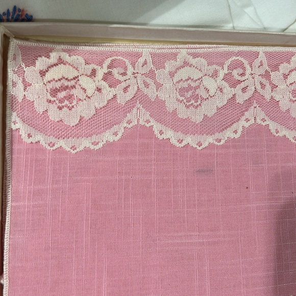 Vintage placemats and napkins in original box - Picture 4 of 5